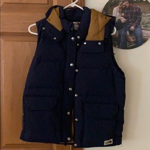 Women’s Northface vest